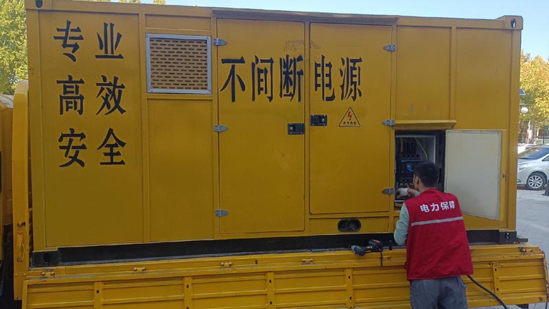 西夏柴油发电机组和UPS电源配合使用时，如何避免切换过程中的电力中断？